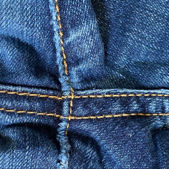 American Eagle Distressed Super Stretch Jeggings - Picture 7 of 11